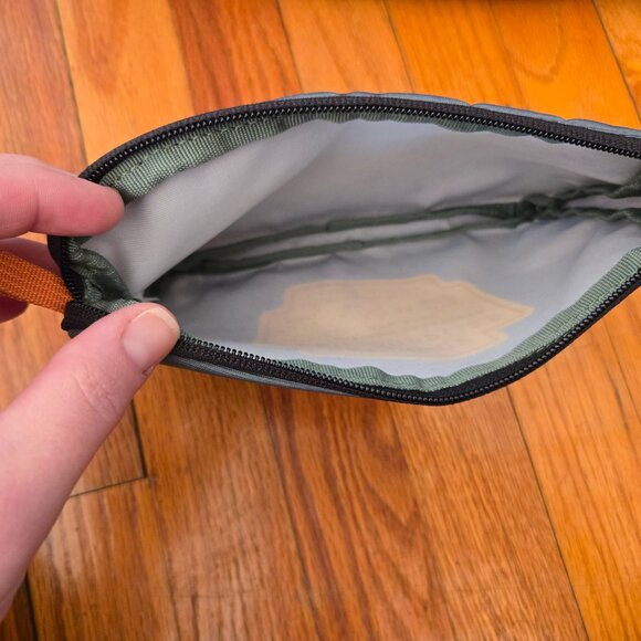 REI tote bag and travel pouches - Picture 2 of 7